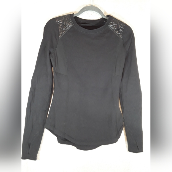 Lululemon black long sleeve top quilted shoulders Sz 4 (Г2) - Picture 6 of 7